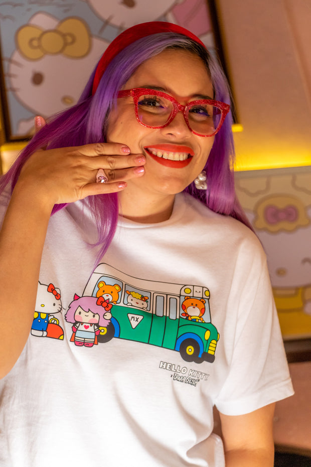 Playera Hello Kitty x Vania Bachur Microbus